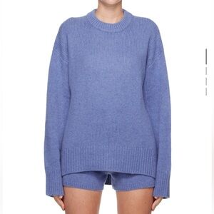100% cashmere crewneck sweater
